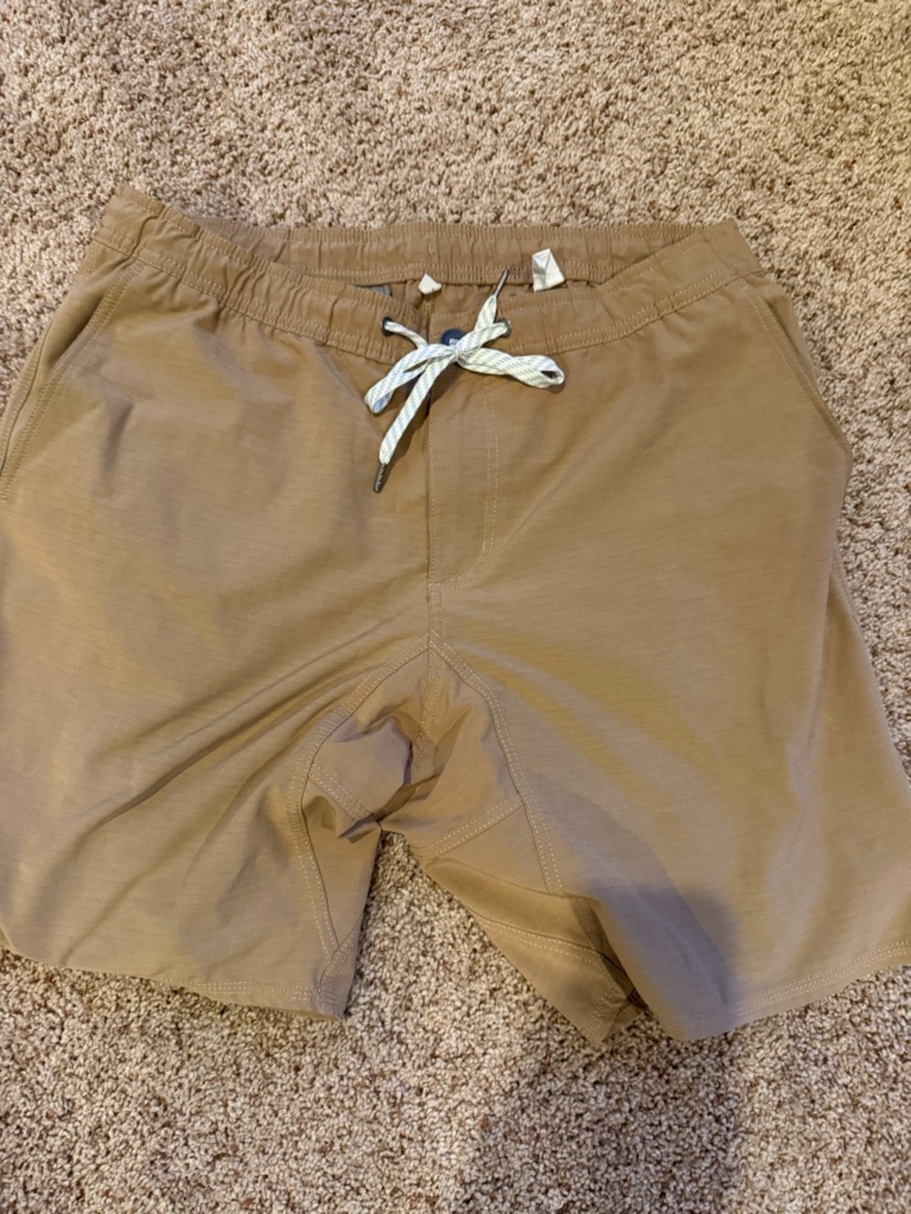 Vuori Men's Hybrid Shorts Tan with White Drawstring